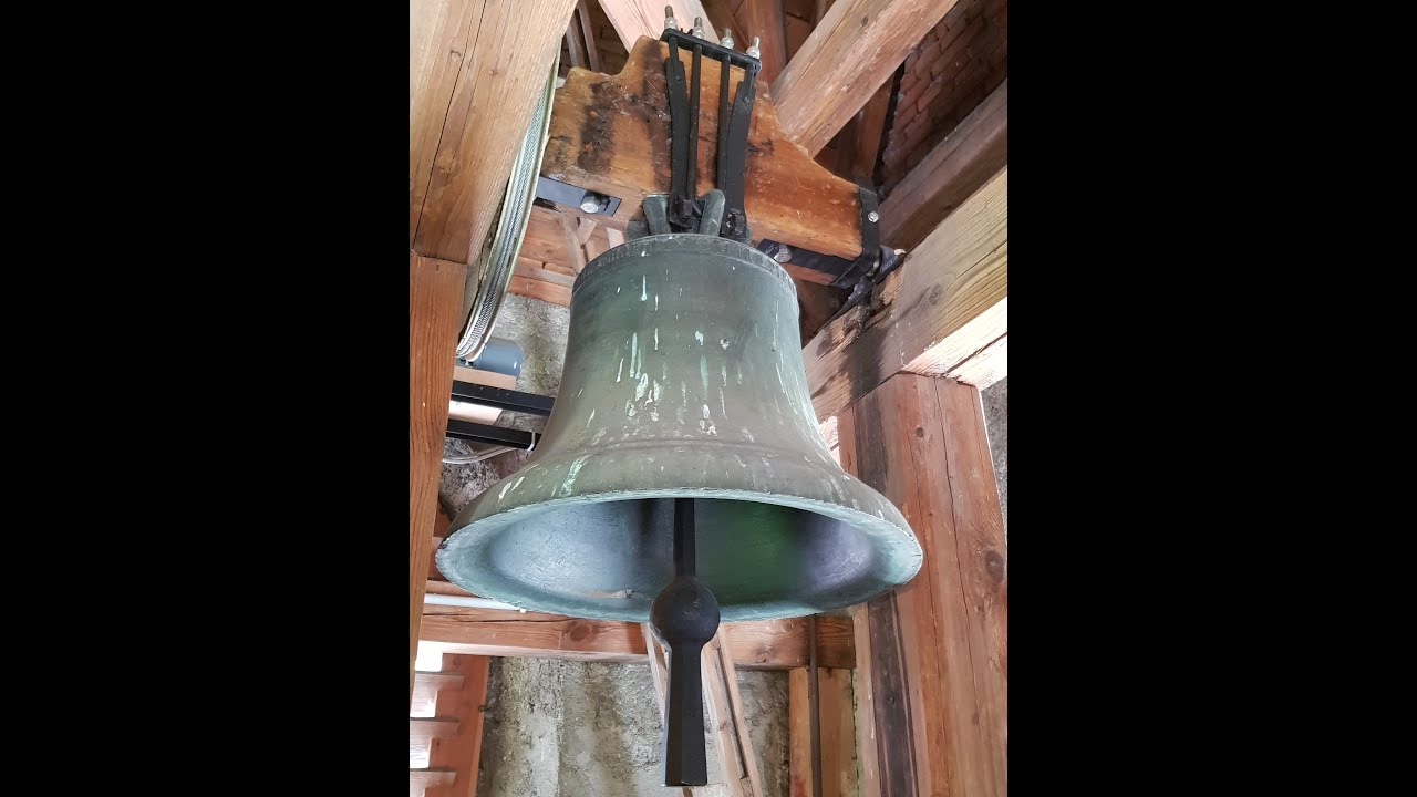 G&ouml;tzis (Vorarlberg - A) Die Glocke der Wallfahrtskirche St. Arbogast