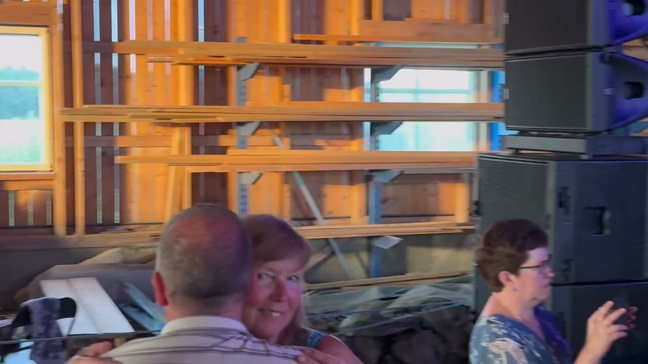 I dina drömmar med Donnez på Grindstad gård Rakkestad 25 7 Dansnytt Egil Riiser
