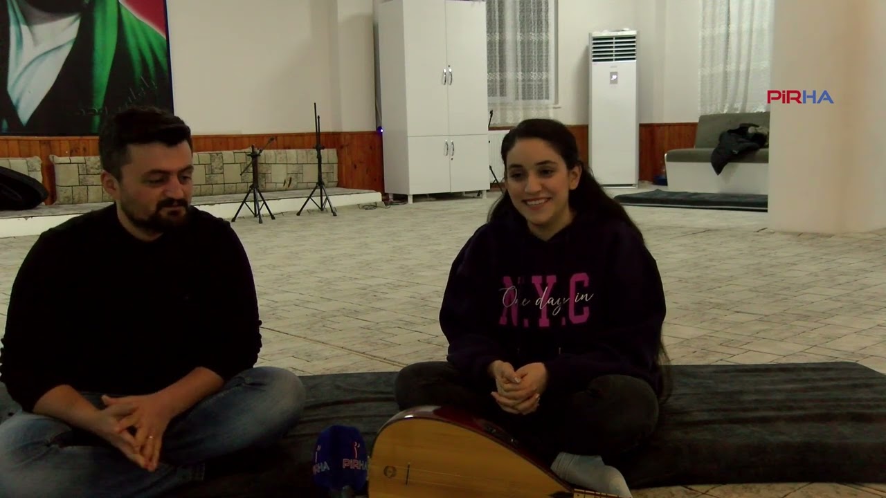 Ali ve Melisa Taşkın &ccedil;ifti, cemlerde birlikte zakirlik yapıyor