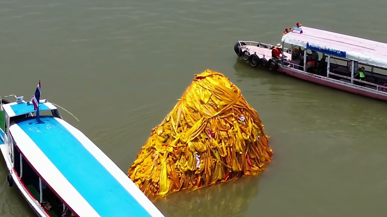 Thailand: Phra That Klang Nam and the sunken Temple พระธาตุกลางน้ำและวัดถ้ำ