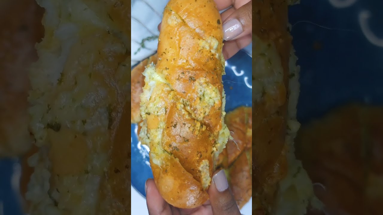 Thee Best Cheesy Garlic Rolls 😍 | #shorts | #southafrica | #airfryerrecipes
