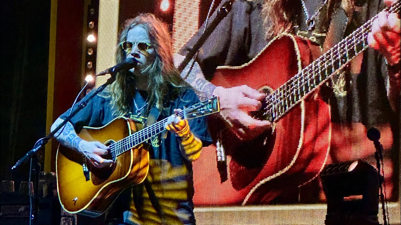 Billy Strings - Ride Me High (JJ Cale cover), Lakefront Arena, New Orleans, 12/31/24, @MB_Music01