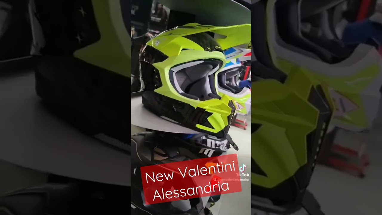 I nostri caschi fighissimi😍 #helmet #moto #motocross #motocrosslifestyle #alessandria