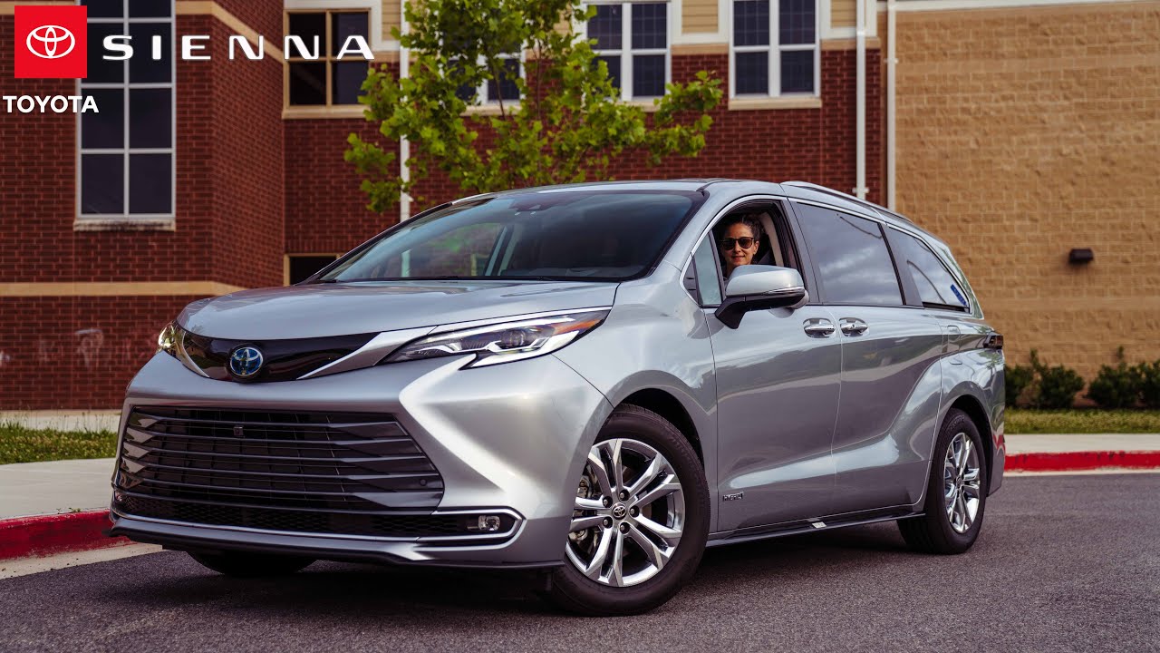 2021 Toyota Sienna: Are minivans really dog friendly?