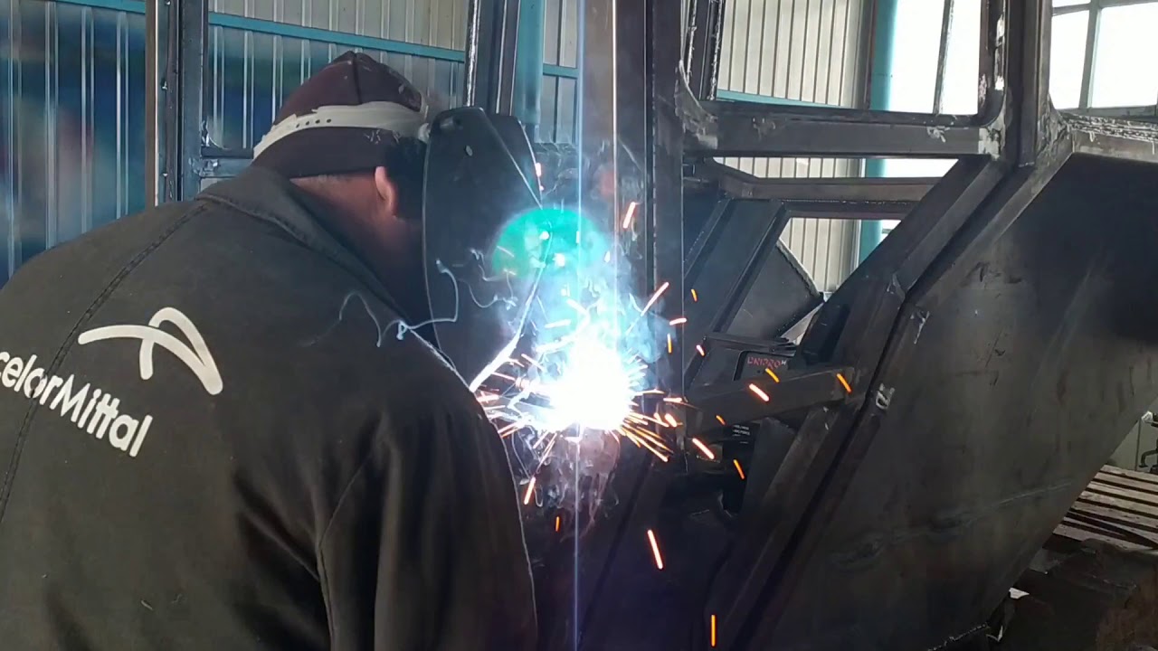 Установка полос под стёкла кабины трактора