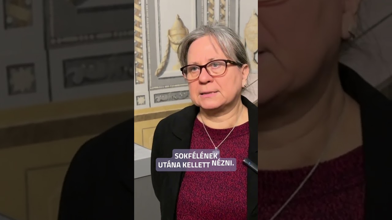 Hazatért Nagyváradra a restaurált Szent Jobb-selyemfestmény