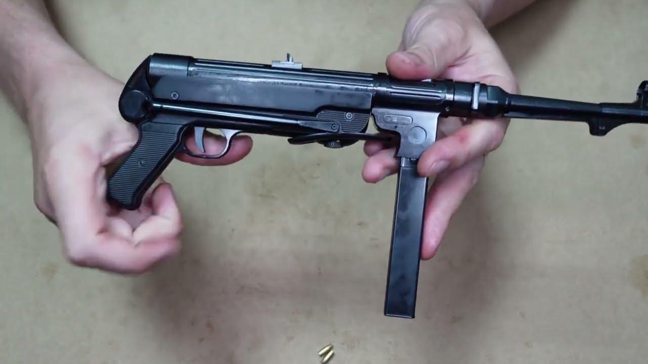 MP-38 Schmeisser submachine gun in 1:2 scale miniature review and strip-down ASMR
