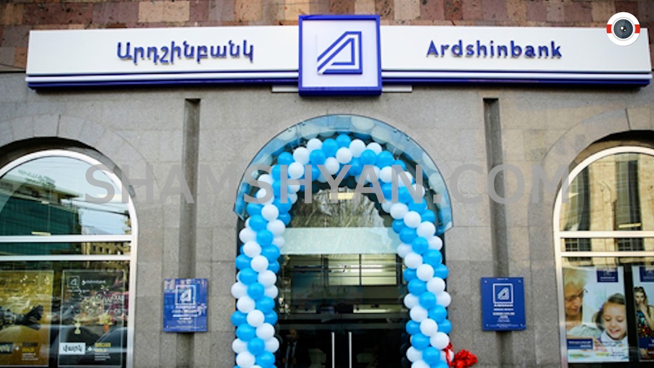 30-ամյա կինը պնդում է՝ բանկին պահ է տվել 62 000 ԱՄՆ դոլար, որը հետո փոխարինվել է կեղծ թղթադրամներով