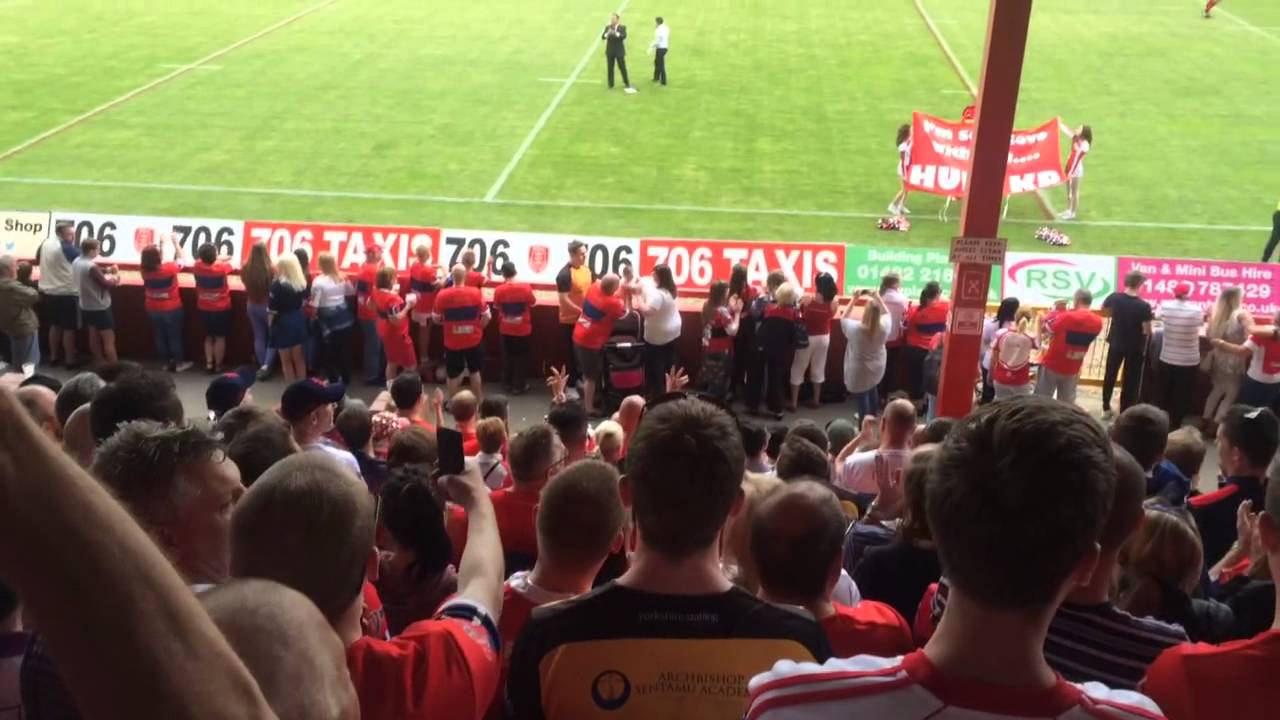 Hull KR East Stand singing Give a Little Respect