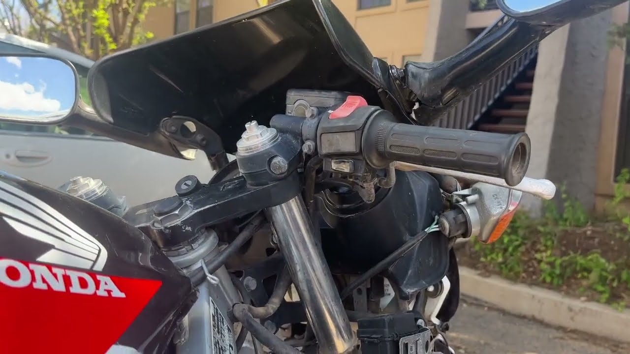 Honda CBR 600 F2 Carburetor Removal Pt.1