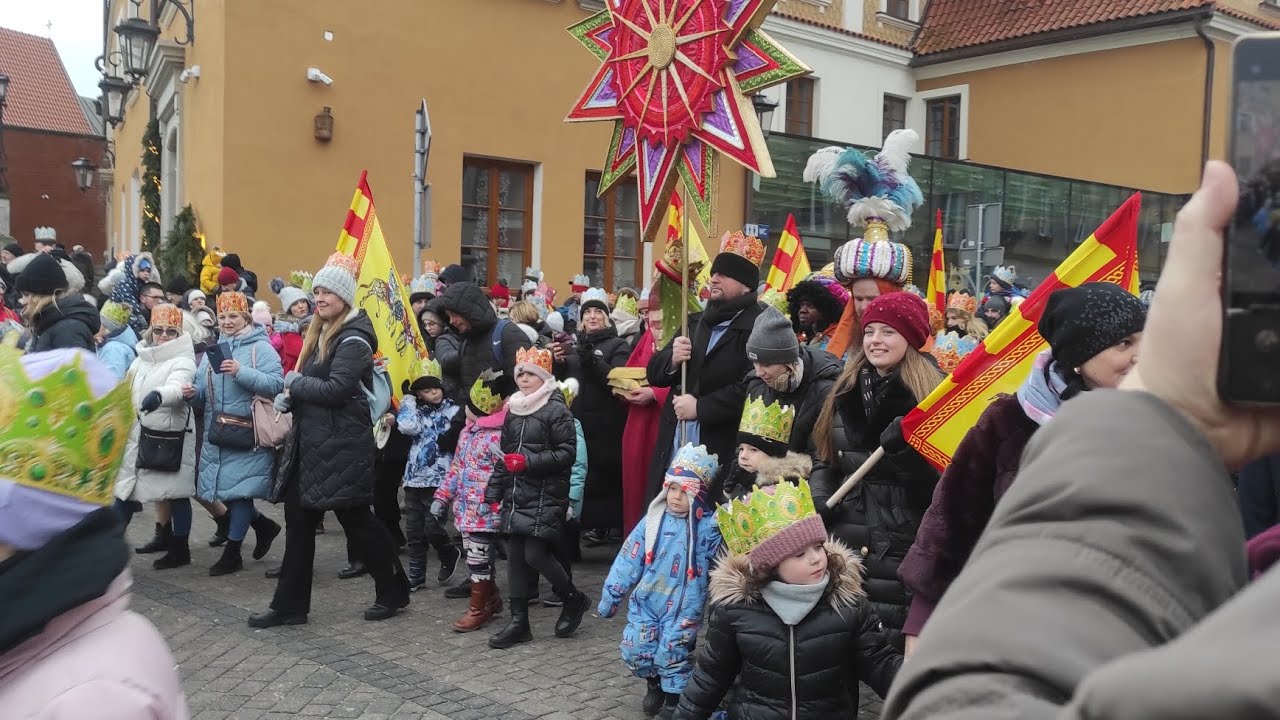 Orszak Trzech Króli 2024 w Lublinie - Kolędowanie na Placu Zamkowym #film #Lublin #viral #shorts