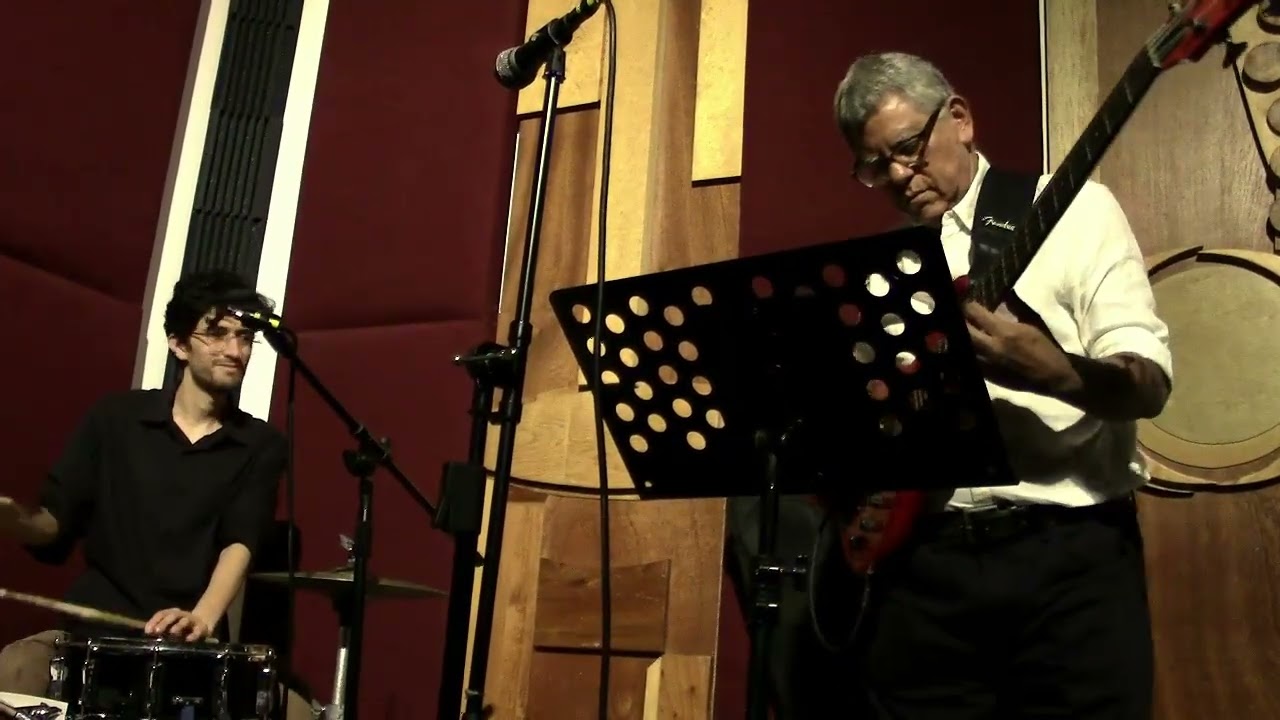 Jaco Jazzy Café 4° Aniversario - Cover  Autumn Leaves