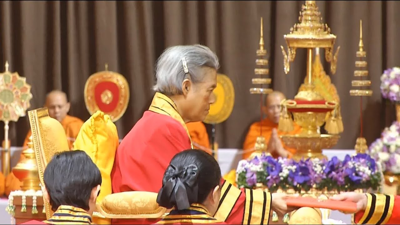 กรมสมเด็จพระเทพรัตนราชสุดาฯ พระราชทานปริญญาบัตร แก่ผู้สำเร็จการศึกษาจาก สจล. วันที่ ๑๒ มกราคม ๒๕๖๙
