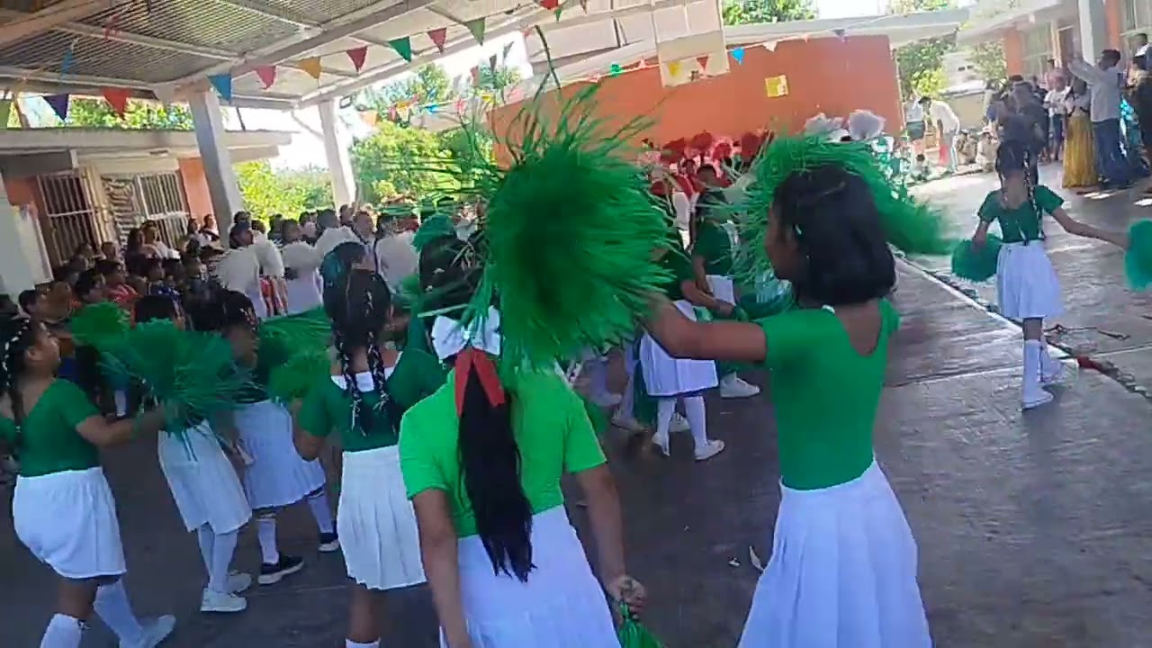 Porristas dándolo todo 
