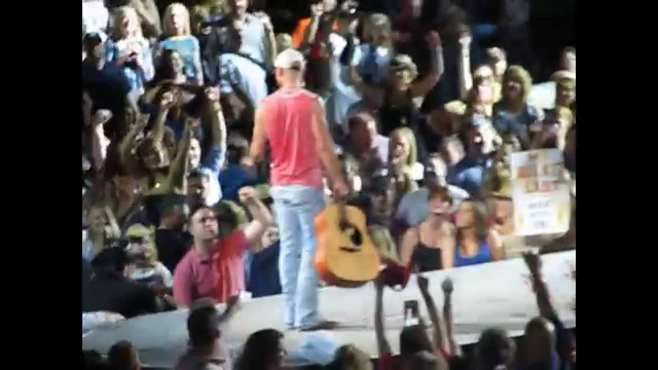 Kenny Chesney She Thinks  My Tractor's Sexy Louisville 041715