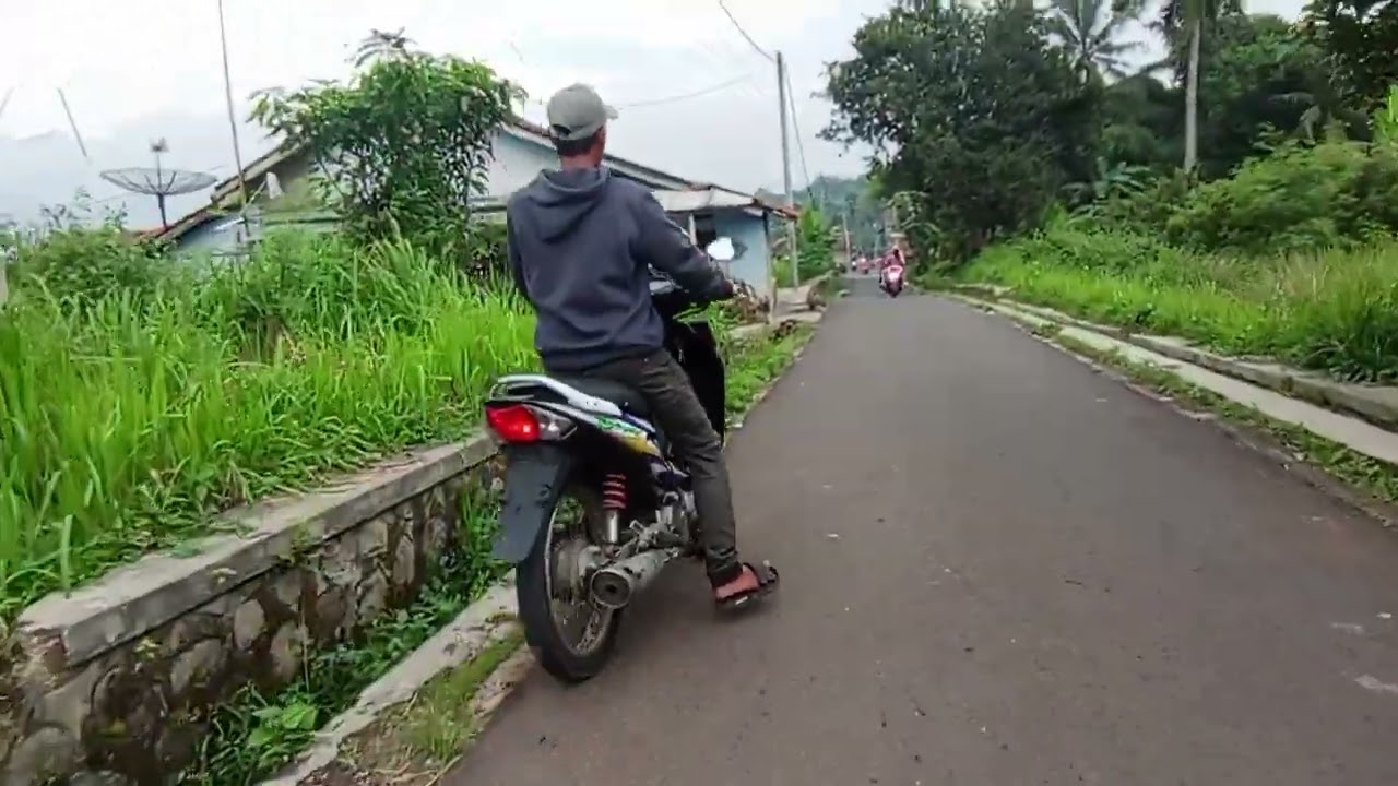 Suasana jalan pagi hari#jalanjalan#alamdesa#sawah