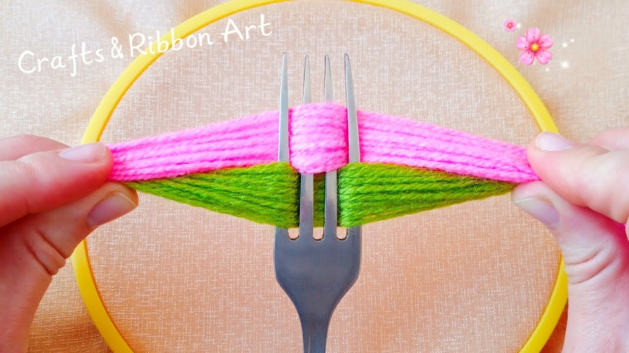 It's so Beautiful 💖🌟 Superb 3D Woolen Roses Making Idea with Fork - DIY Amazing Woolen Flowers