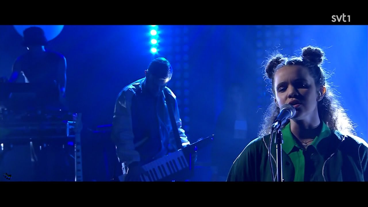 Stella Explorer & MOR - Don't Let Me Get Me | Live 