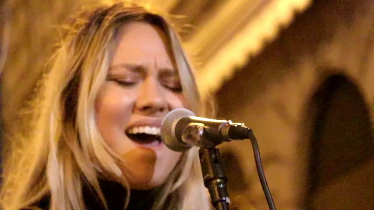 Amir & Aleksandra - video 1 - live @ RedBridge Café Trieste