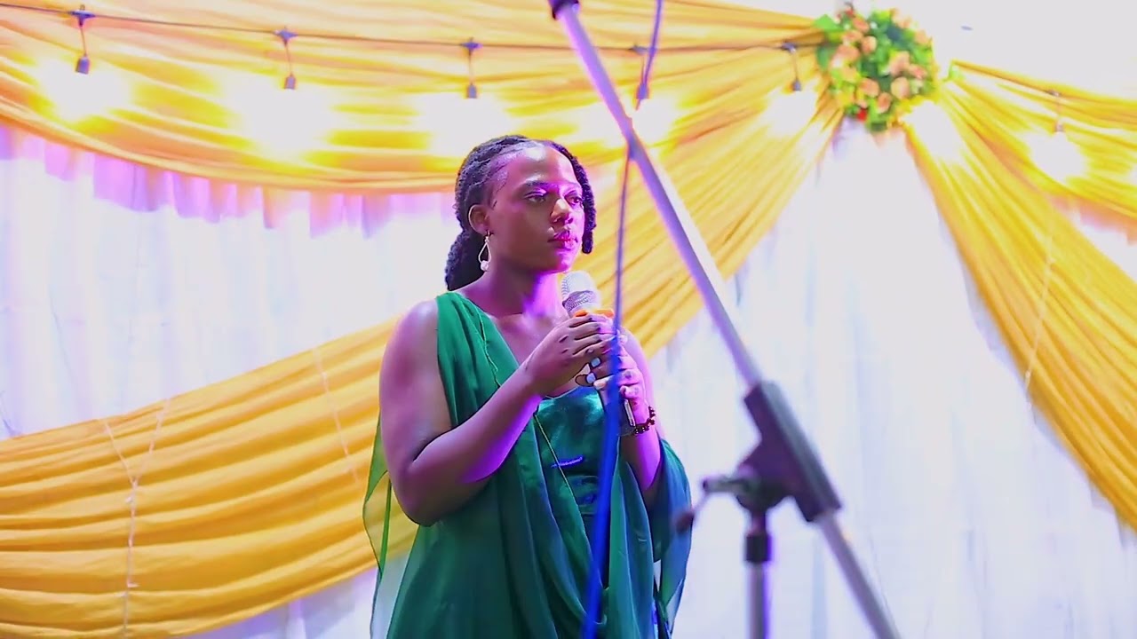 As I Kneel Before You || AVE  MARIA ||  Chorale Rendons Grâce Au Seigneur || Edithe Uwabeza