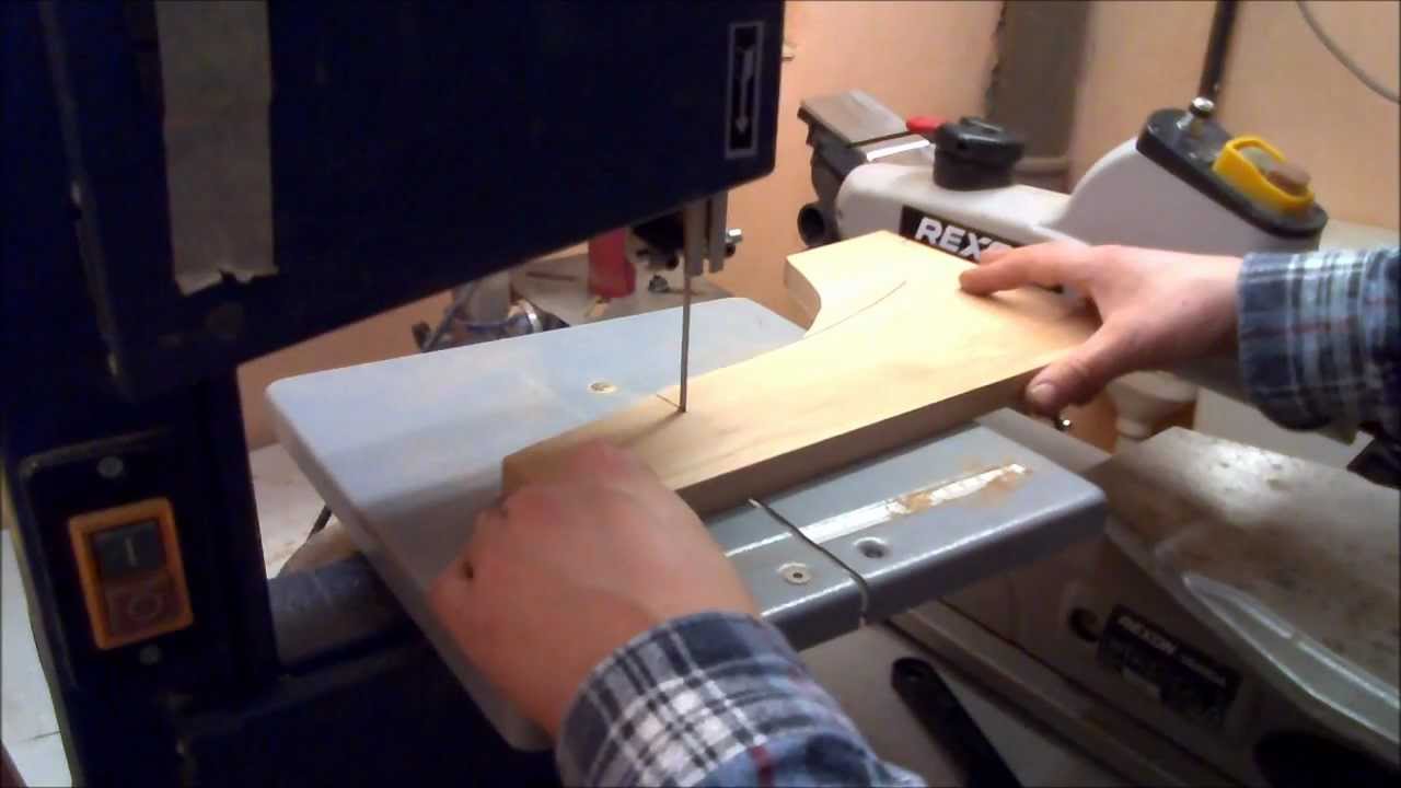 make a guitar stand out of wood