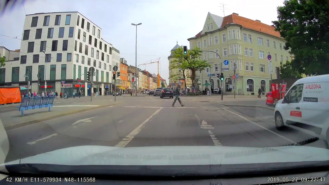 Honda Civic Collision Mitigation Braking System (CMBS) detects pedestrian and brakes