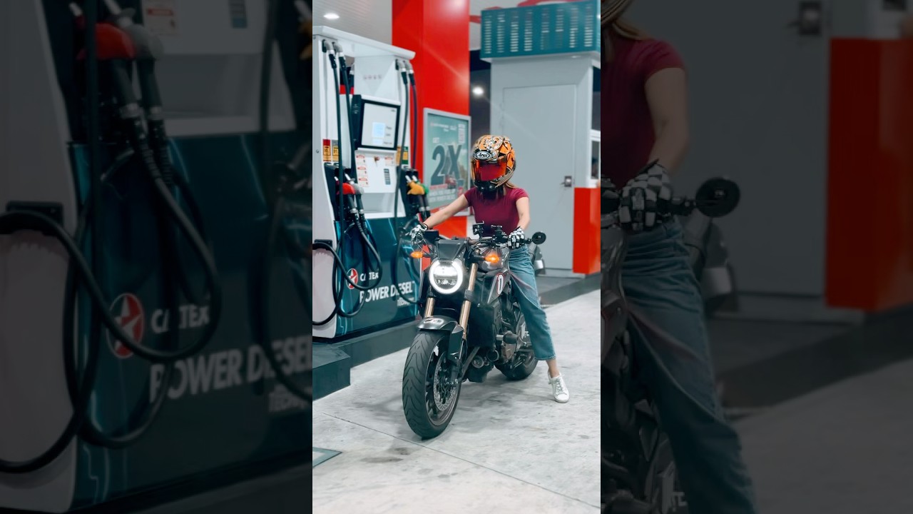 THROTTLE NIGHT🌃 | HONDA CB650R #2025 #bikelife #bikergirl #honda #cb650r