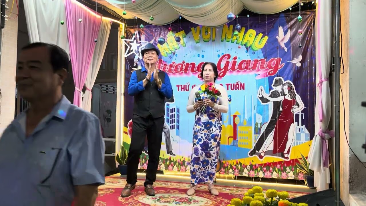 Đón Xuân này nhớ Xuân xưa- chị Loan 