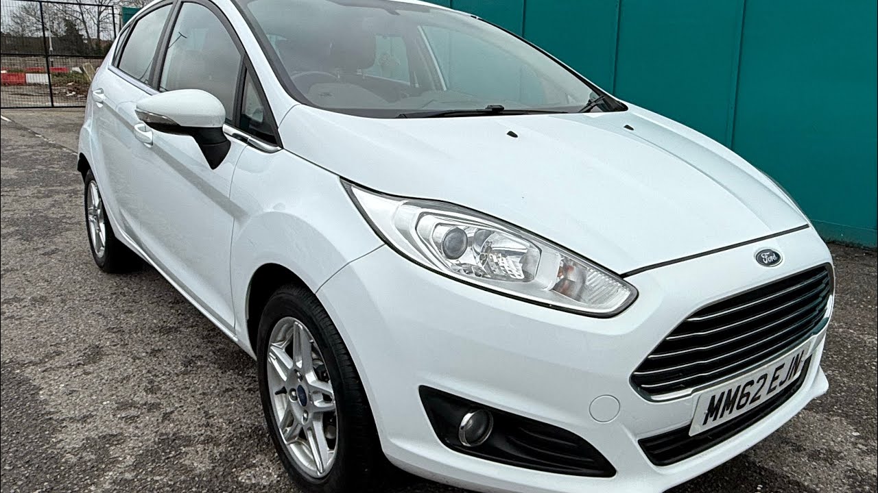 Ford fiesta white 2013