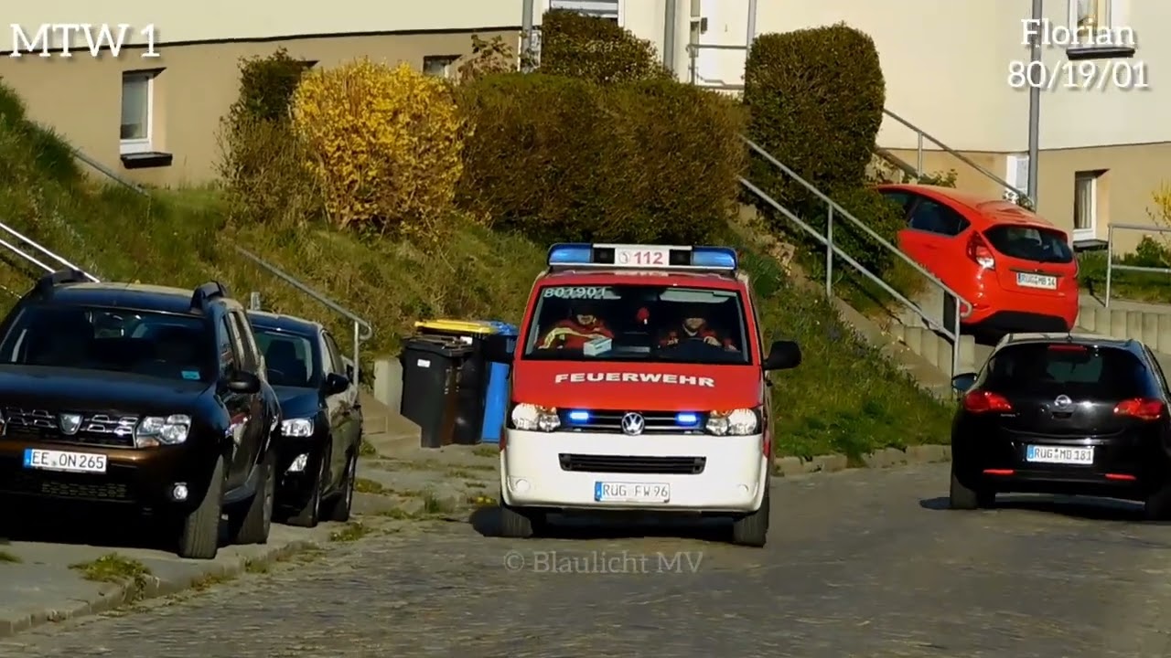 [Flächenbrand] ELW, LF, TLF, MTW 2 mit Gruß auf Einsatzfahrt