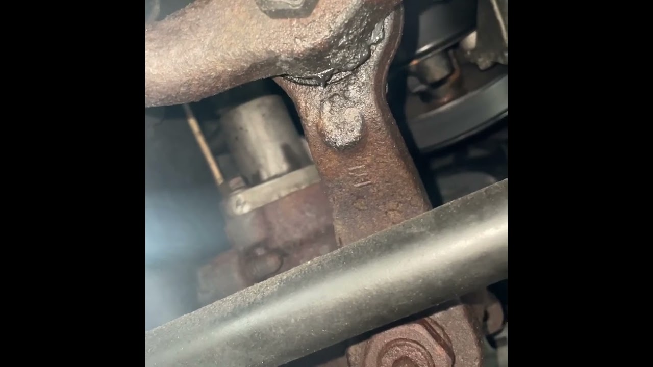 Chevrolet Silverado Worn Pitman Arm Before & After #mobilemechanic #chevrolet