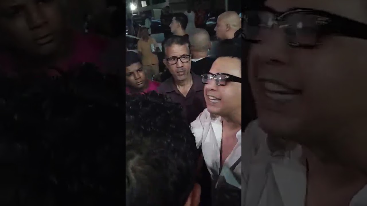من بينهم محمود الليثي ورحمة محسن وعمر كمال.. كل نجوم الغناء الشعبي في عزاء الراحل أحمد عامر
