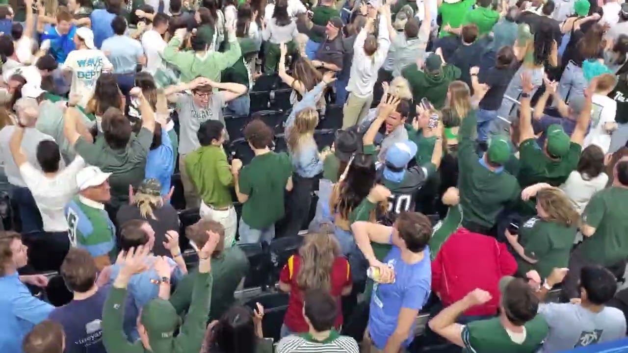 2023 Cotton Bowl Final Tulane Touchdown vs. USC - Tulane Student Section