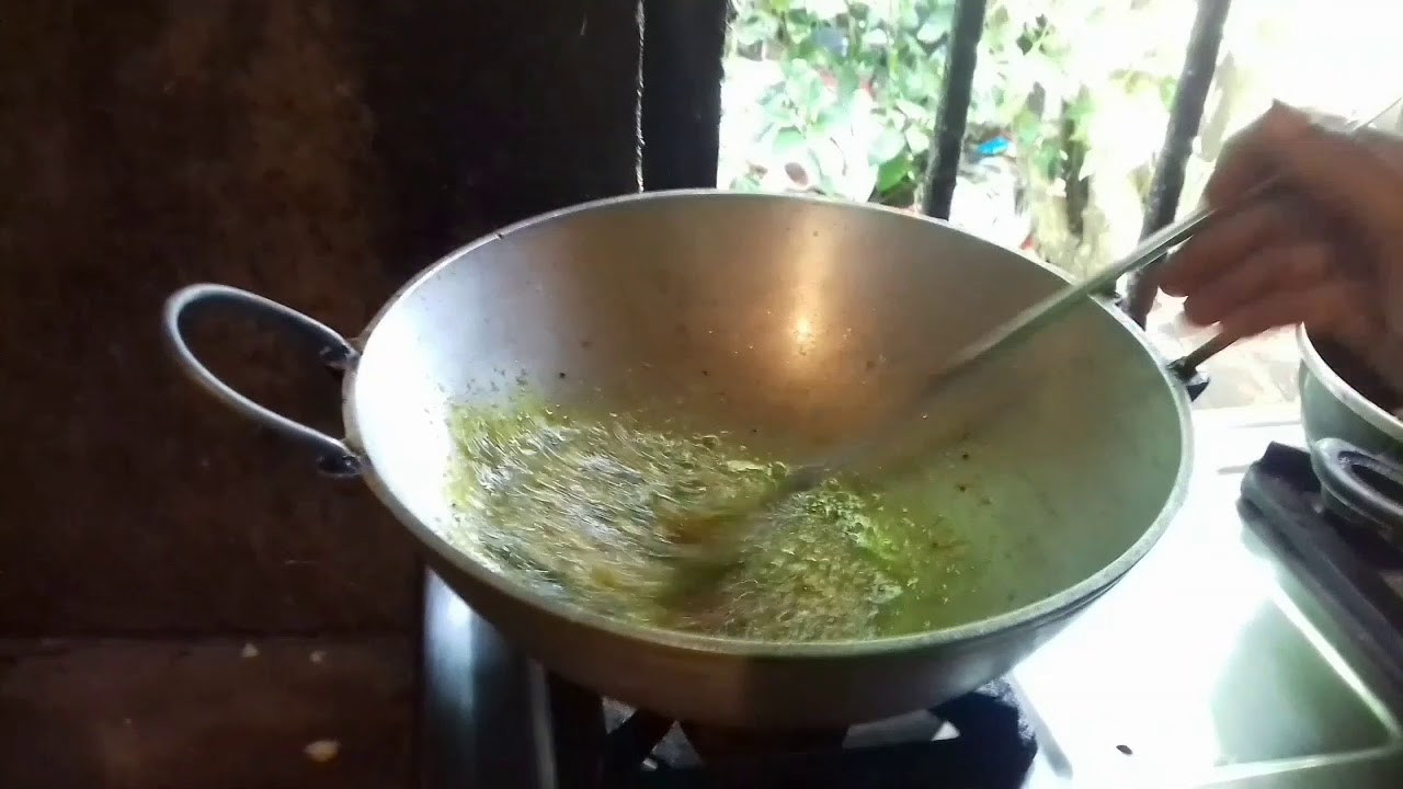Kochu Saag