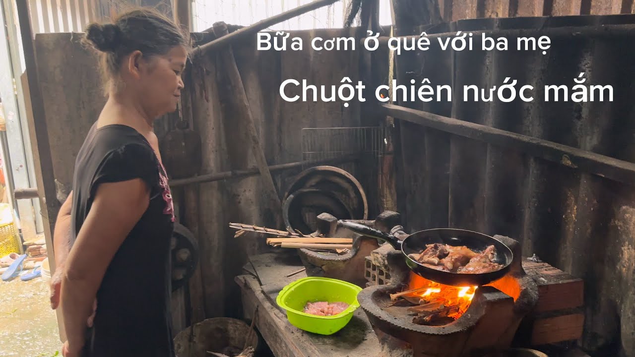 Chuột chiên nước mắm “ bữa cơm gia đình của tư ở quê #tưkhoailangvlog 