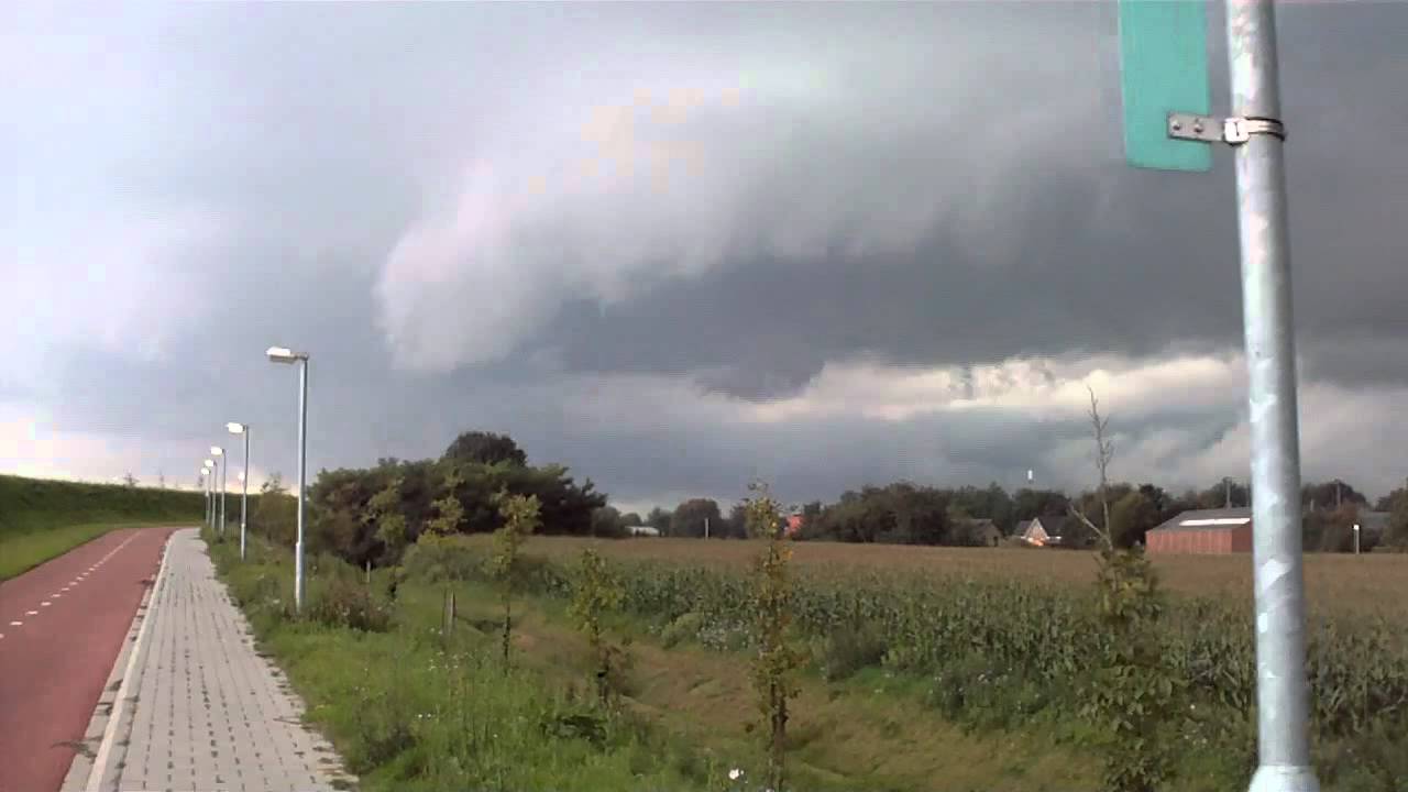 Tornadic Supercell, Walcloud with Rotation, Schelfcloud, Possible begin from Tornado?