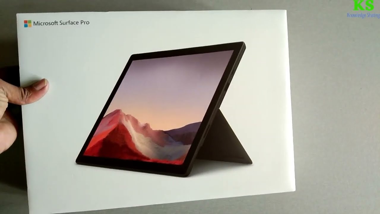 Microsoft Surface Pro 7 unboxing.