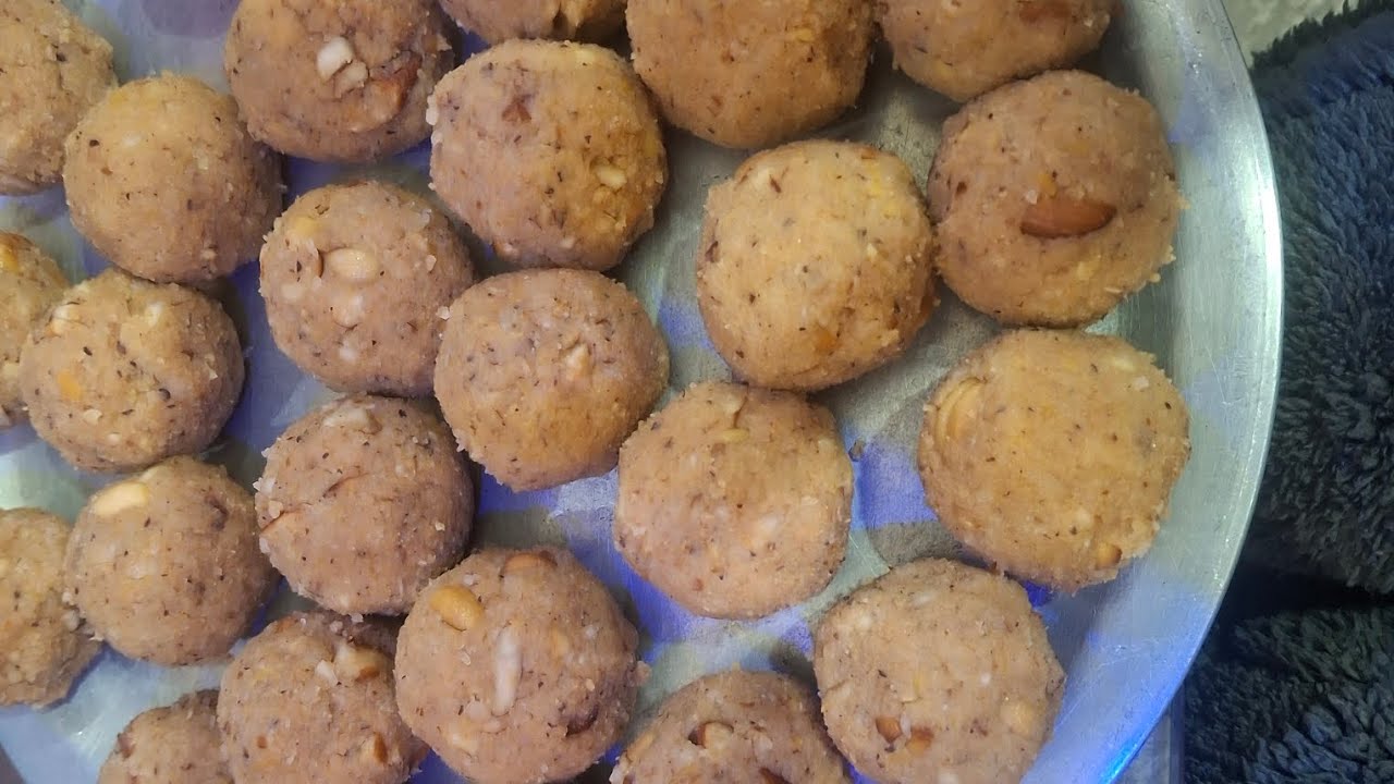 छुहारे कि लड्डू 😋#एक बार आप सब जरूर बनाए #trending #tasty# food 