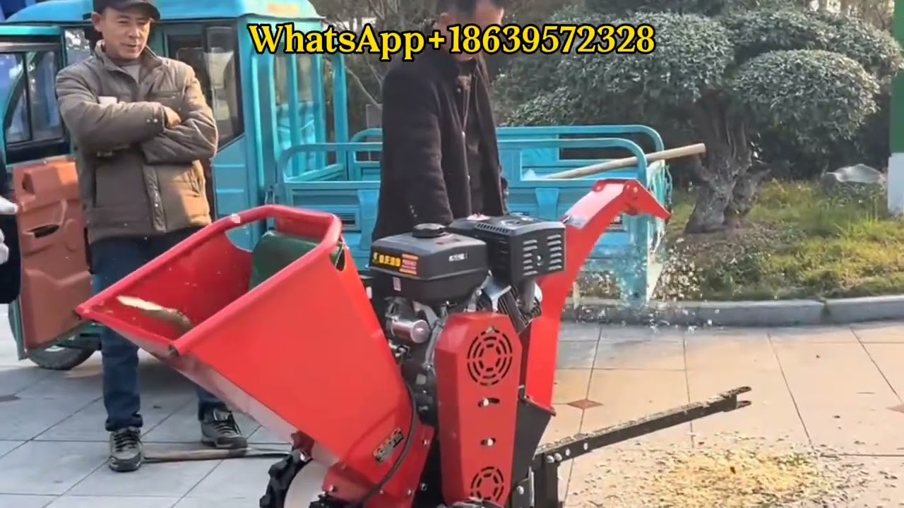 Traction type tree branch crusher customer production and use site#bamboo #woodchipper
