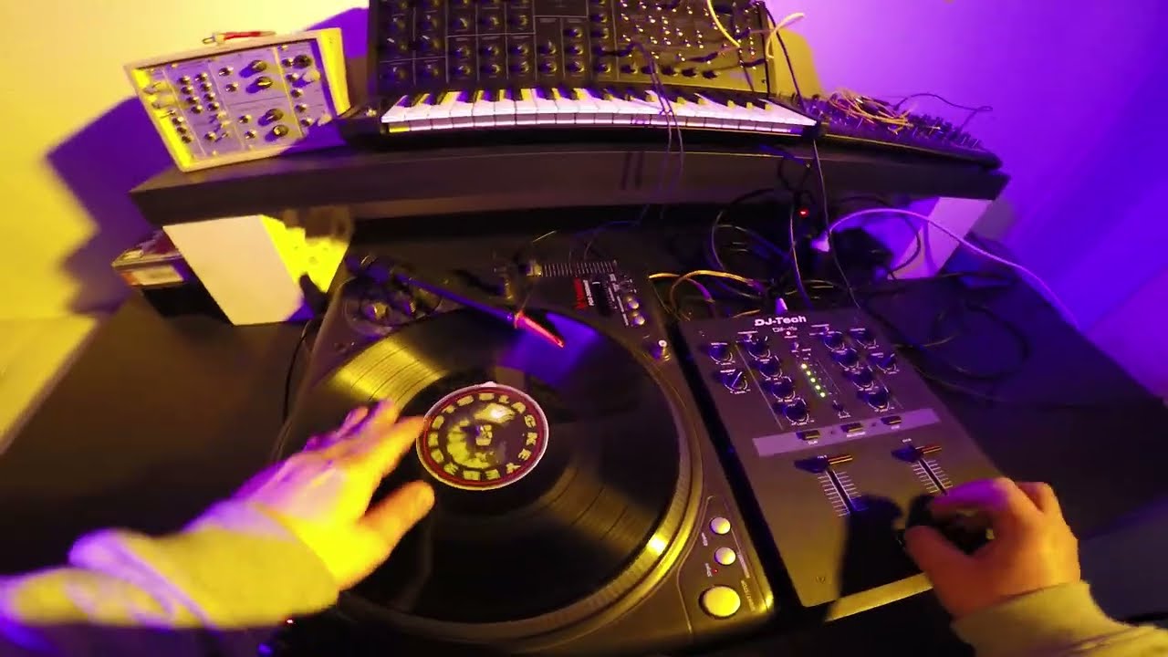 Syntablism with a Korg MS20 Mini