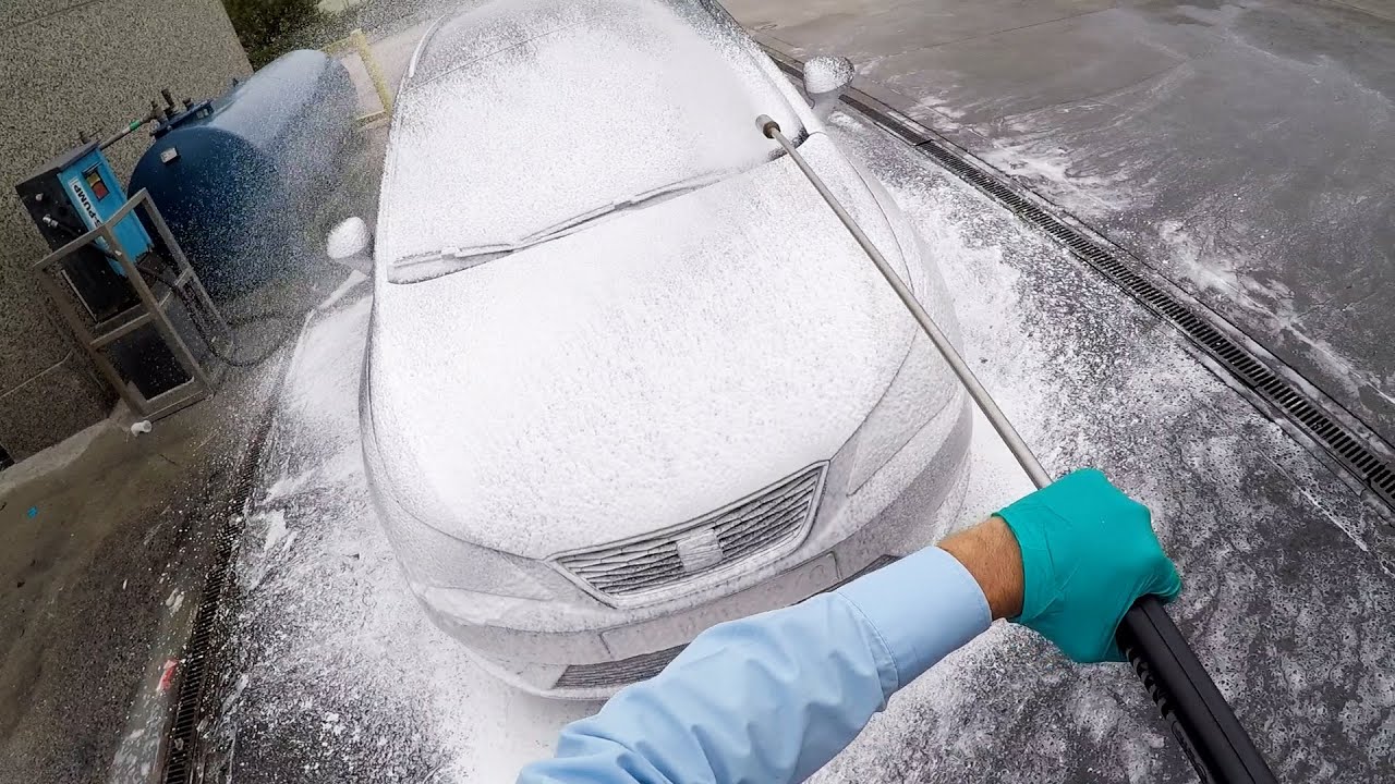 Touchless cleaning a car with DRIZZLE PROTECT