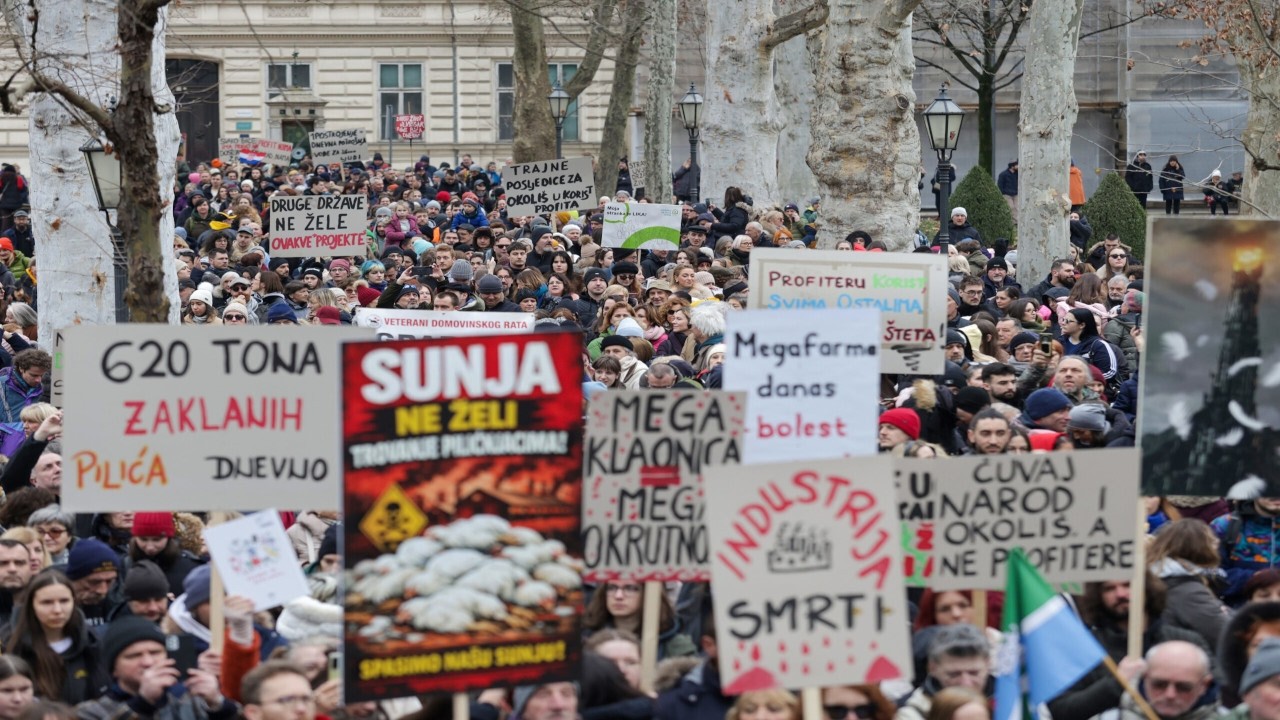 Zagreb,21.02.2026.Prosvjed protiv monstrumklaonice pilića - KOKOŠARI ĆE NAM UKRASTI HRVATSKU