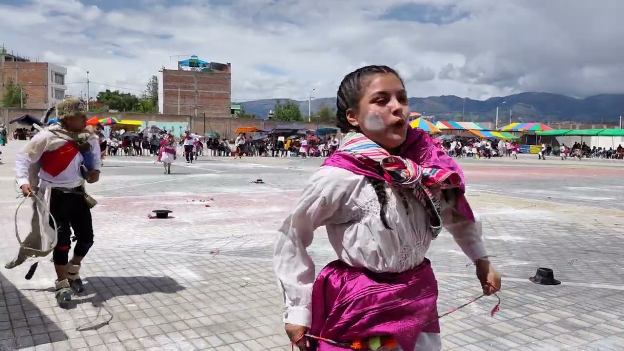 CENTRO CULTURAL LOS HUARAQUEROS DE PUJAS 