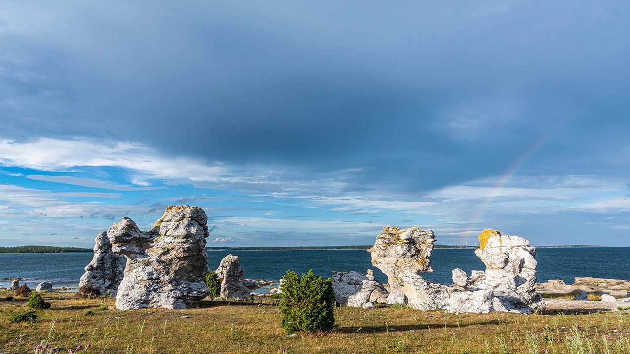 Gotlandia nieznana, część druga. Kamienne łodzie z epoki brązu i dwa romańskie kościoły z XII wieku.