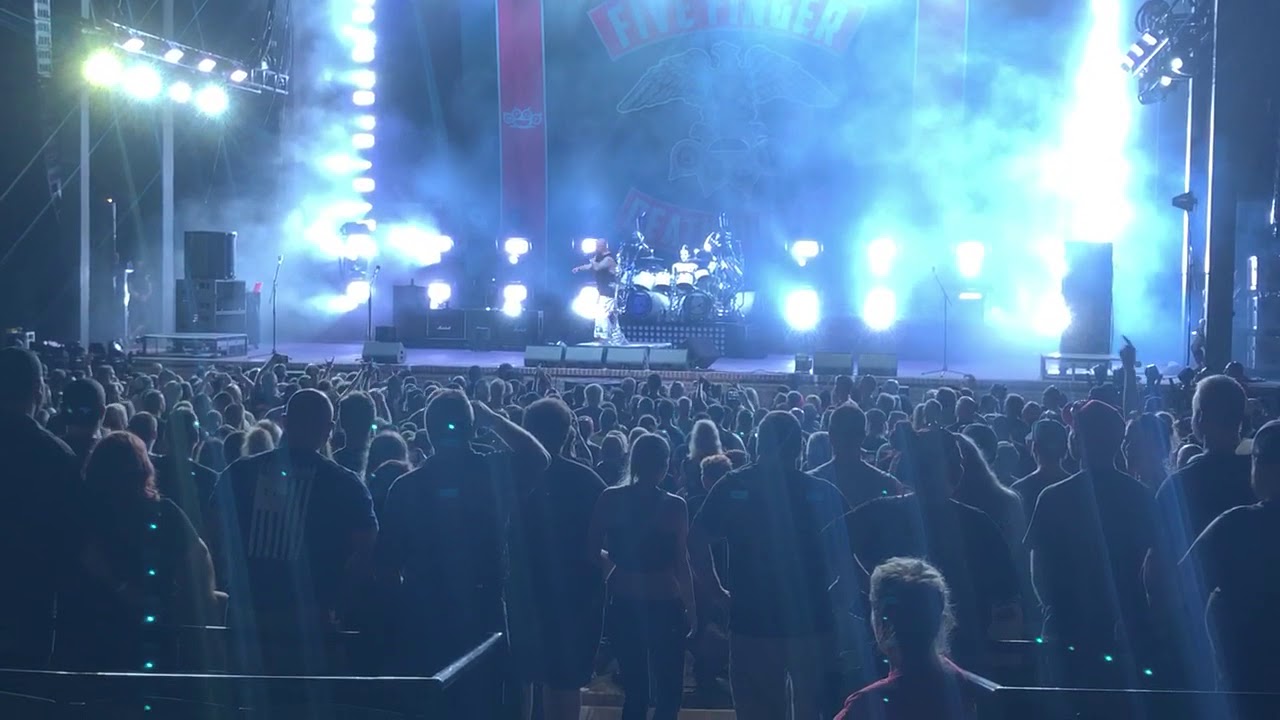 Five Finger Death Punch | Ivan Moody goes off on person in the crowd.