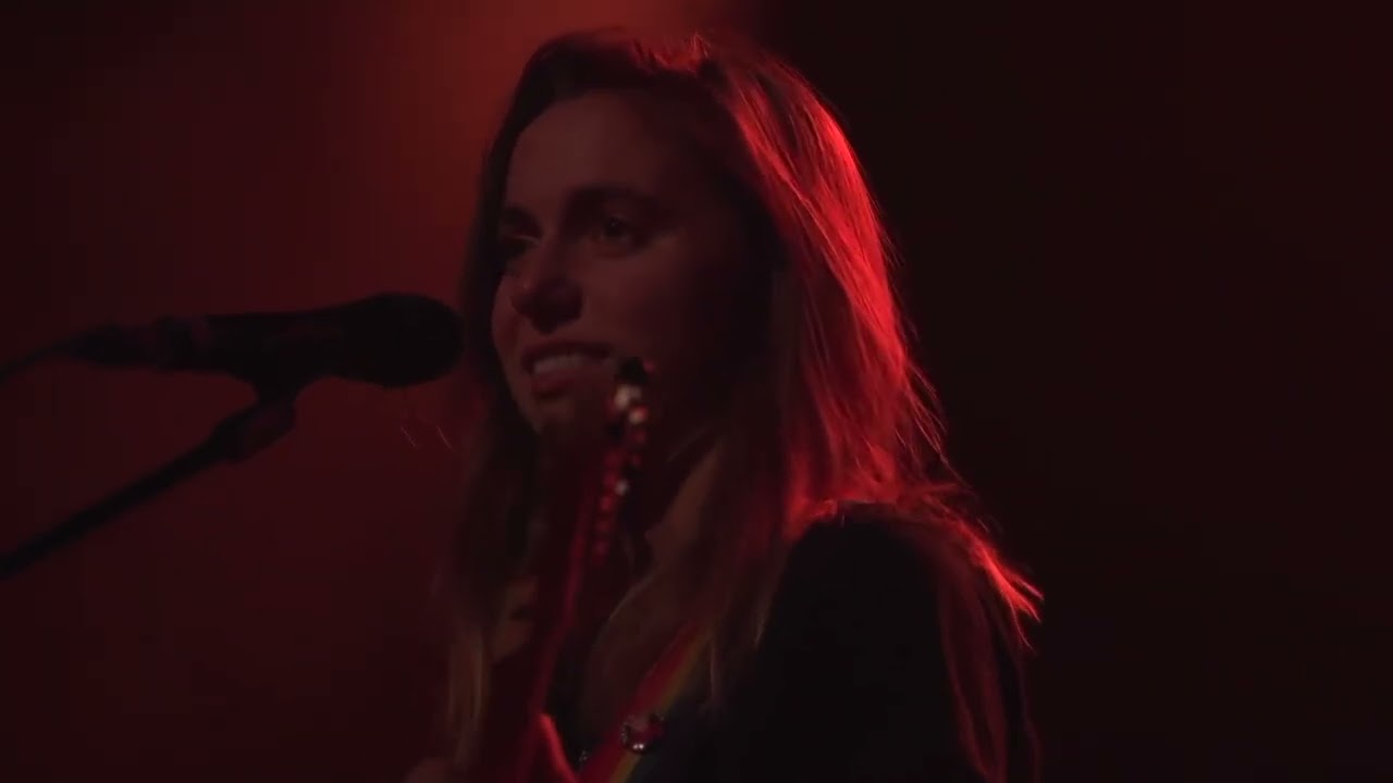 Julien Baker Live, Pitchfork.