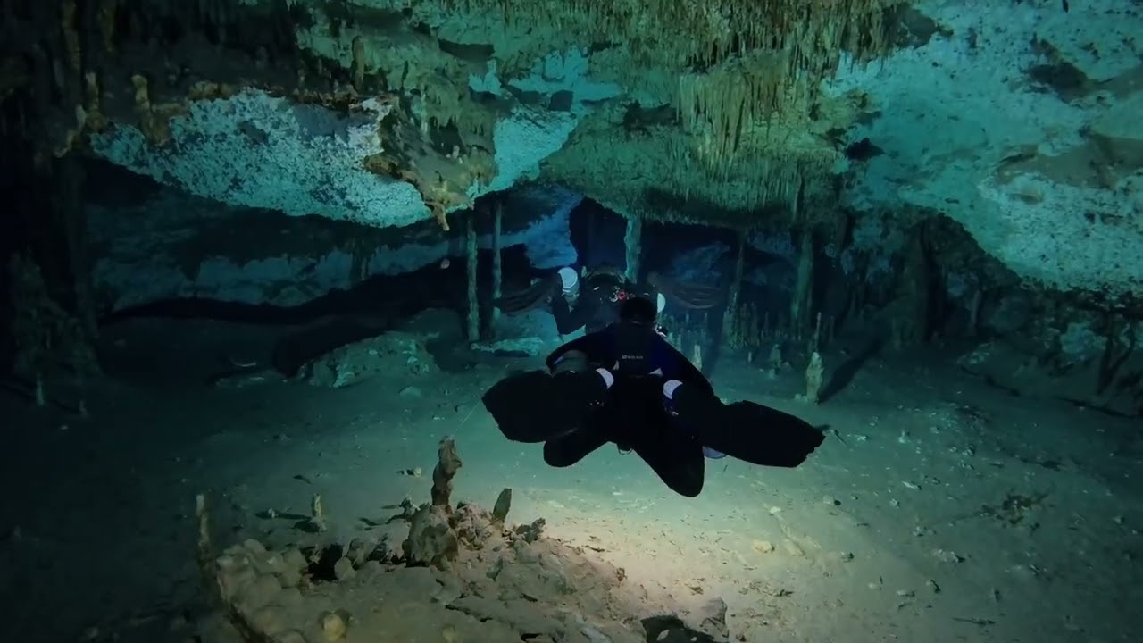 Abyss UWE : Cave diving in Taak Bi Ha (Yucatan - Mexico)