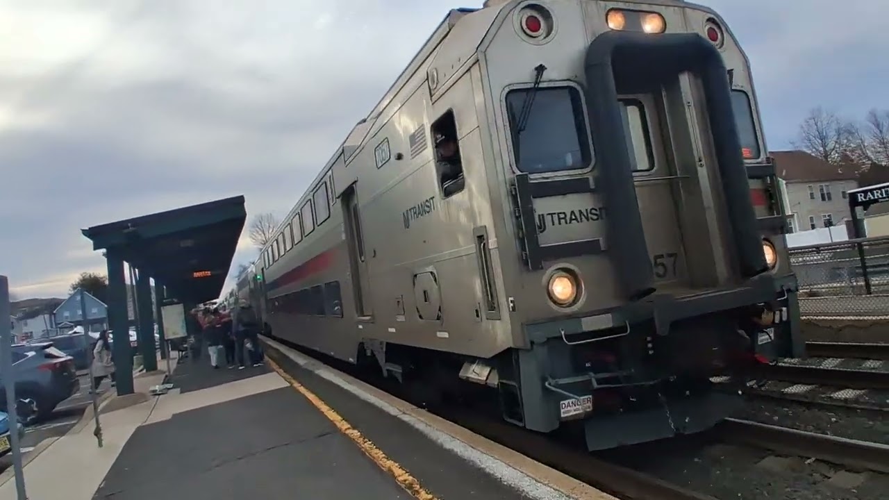 NJT 5528 at raritan with a amazing horn show!