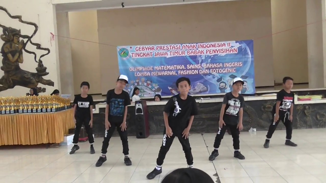 MODERN DANCE  KELAS 5 SDN Sukorame 3 Kediri ( BANG...BANG...BANG...