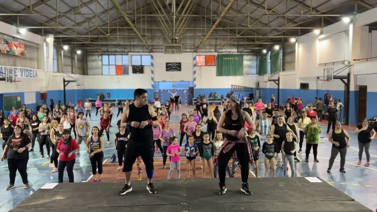 ASI ES LA VIDA   ZUMBA